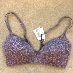 NWT! Lululemon Take Shape Bra.